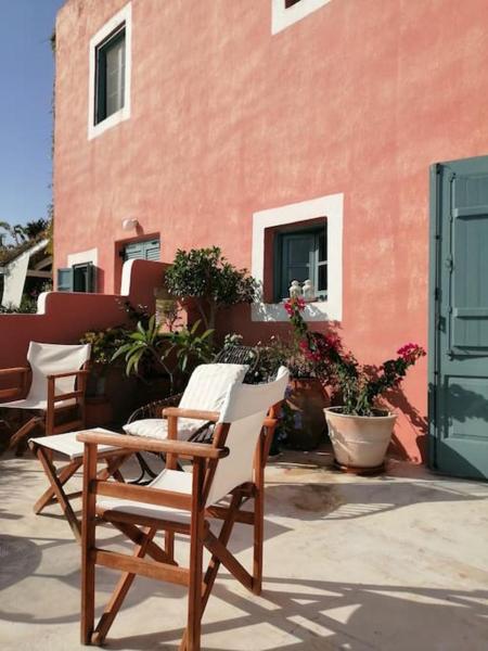 CASA DEI MELOGRANI at Vourlidia Leros, Rezervați Casă de vacanță Vromolithos Leros