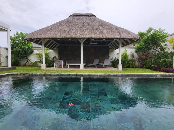 Villa de Luxe à Grand Baie avec piscine V12, Rezervați Vilă Grand Baie Mauritius North Coast