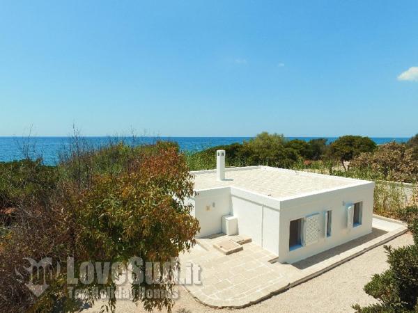 Casa con accesso diretto al mare by LoveSud, Rezervați Casă de vacanță Case de vacanță Torre Vado, Casetă