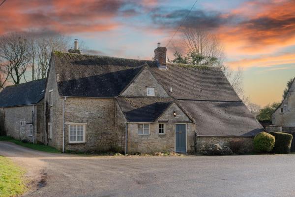 Woodmancote Manor Cottage, Rezervați Casă de vacanță Cirencester 