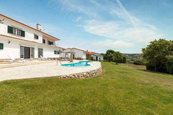 Holiday home in Ribamar - Lissabon Region 42000, Rezervați Casă de vacanță Ribamar Centro Region