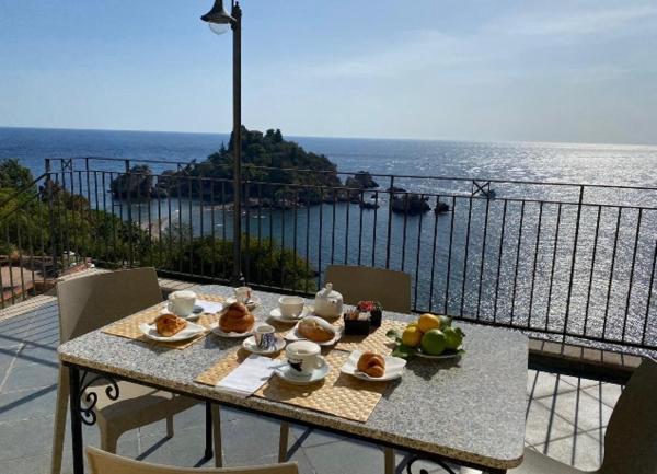 SUITE ISOLA BELLA, Rezervați Bed and Breakfast Hoteluri în Taormina cu mic dejun, Mic dejun