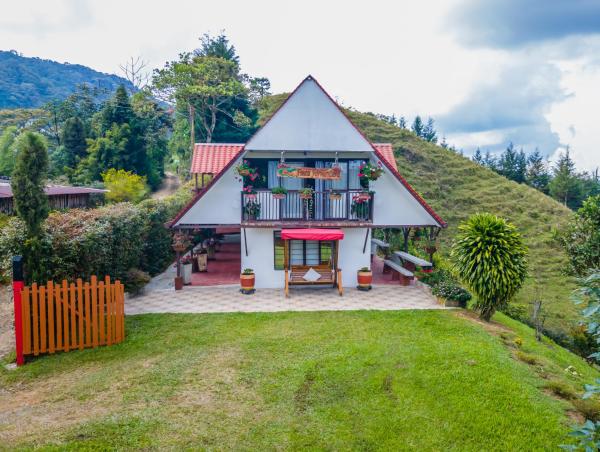 Finca Formentera, este tu pequeño paraíso, Rezervați Cabana Case de vacanță Risaralda, Casetă