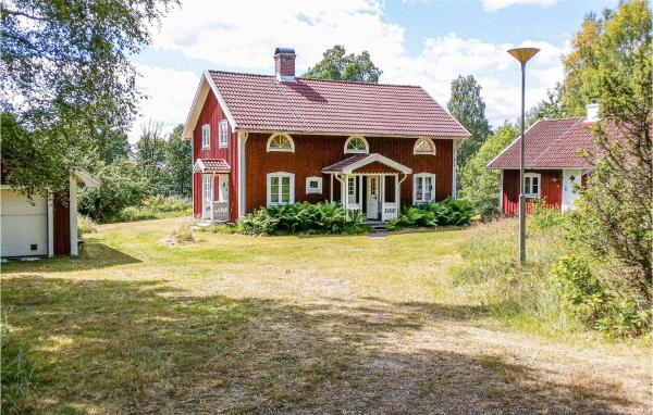 Beautiful Home In Lammhult With Sauna, Rezervați Casă de vacanță Lammhult 
