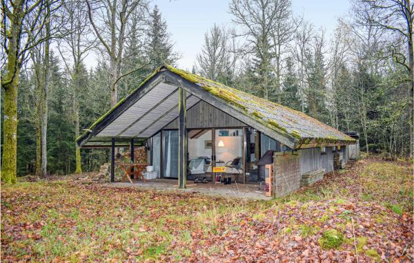 Awesome Home In Annerstad With Sauna, Rezervați Casă de vacanță  