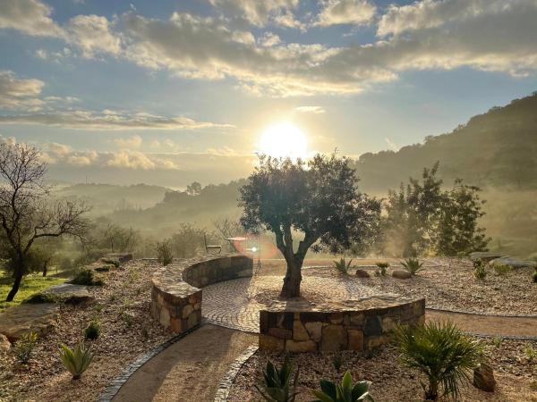 Casa Olivia - Charming renovated farmhouse with panoramic views, Rezervați Casă de vacanță Hoteluri în Algarve cu piscină, Piscină