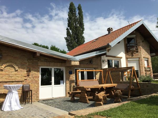Matanovi Dvori, Rezervați Vilă Case de vacanță Slavonia, Casetă