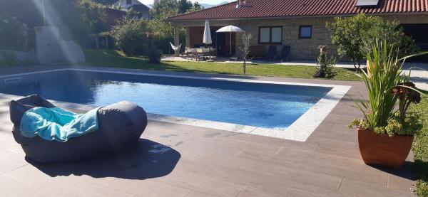 Cottage, Casa do Laranjal - Near Gerês, Rezervați Casă de vacanță Hoteluri în Norte Region cu piscină, Piscină