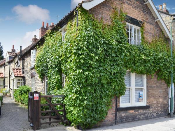 Forge View Cottage, Rezervați Casă de vacanță Hoteluri în Yorkshire Moors cu parcare, Parcare