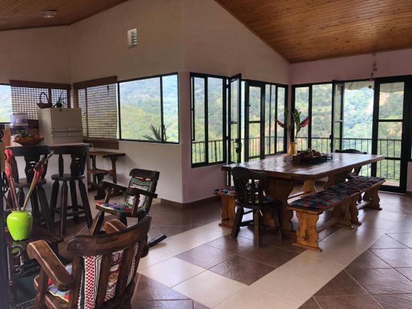 finca Las Margaritas, Rezervați Casă de vacanță Hoteluri în Cundinamarca cu parcare, Parcare