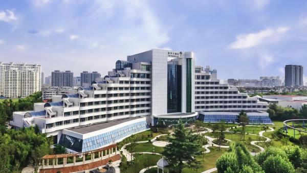 潍坊富华大酒店a座, Rezervați Hotel Hoteluri în Weifang cu piscină, Piscină