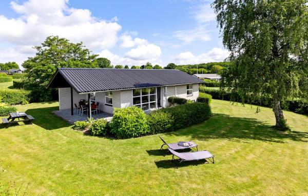 Holiday Home Lundvej Sønderborg Xii, Rezervați Casă de vacanță Vile în Vollerup, Vilă