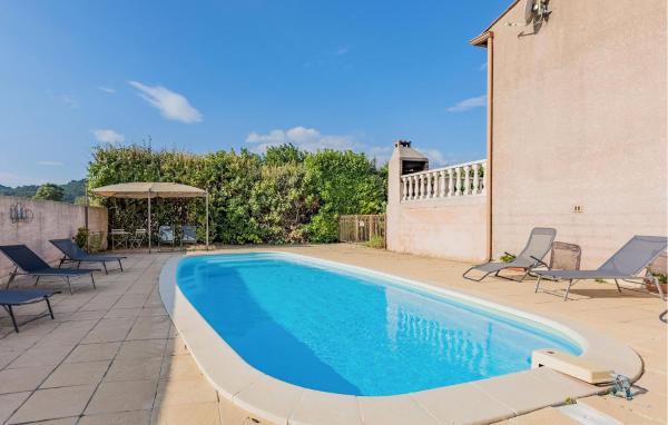 Gorgeous Home In Cessenon Sur Orb, Rezervați Casă de vacanță Hoteluri în Cessenon-sur-Orb cu piscină, Piscină