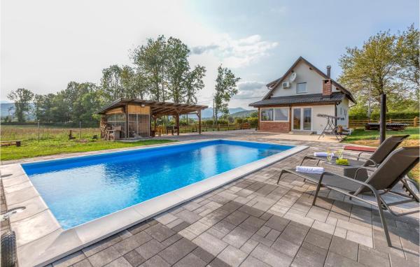 Lovely Home In Smiljan With Sauna, Rezervați Casă de vacanță Smiljan 