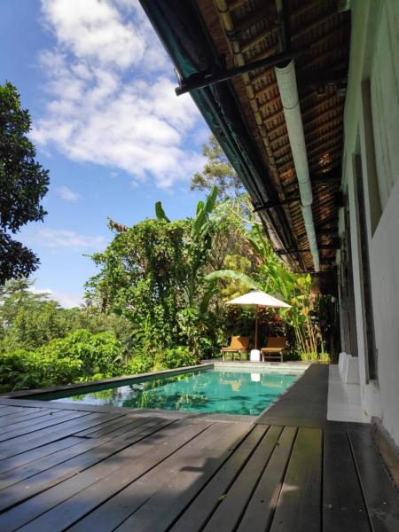 Villa Damai Shanti, Rezervați  Hoteluri în Bali cu parcare, Parcare