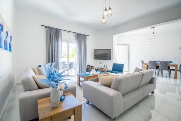 Fileo Family and Friends Living, Rezervați Casă de vacanță Case de vacanță Archangelos, Casetă