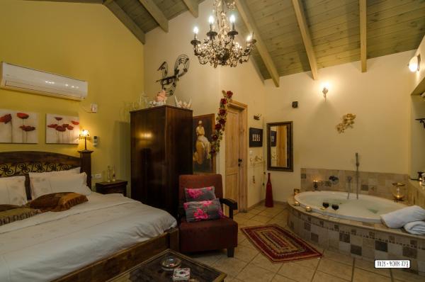 Zemer Lodging, Rezervați Cabana / Lodge Hoteluri în Gonen cu parcare, Parcare