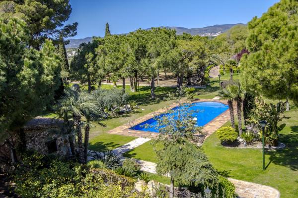 Catalunya Casas Unique sanctuary with extra large pool!, Rezervați  Santa Oliva Catalonia