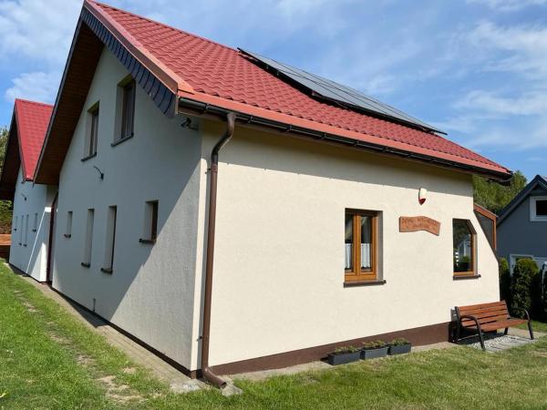 DOMEK W ZACISZU Dębina, Rezervați  Hoteluri în Pomerania cu parcare, Parcare