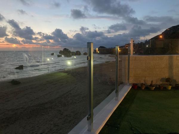 Alba Chiara Licata, Rezervați  Licata Sicilia