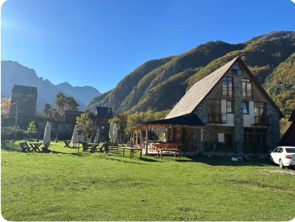Petriti theth, Rezervați Hotel Hoteluri în Shkoder County cu piscină, Piscină