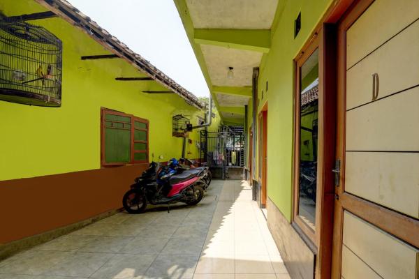 OYO Life 92840 Wisma Morricco, Rezervați Hotel Hoteluri ieftine în Jombang