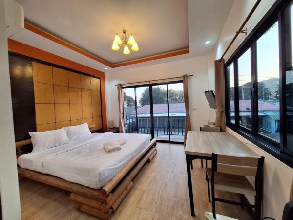Kan Home Hotel, Rezervați  Hoteluri în Central Thailand cu parcare, Parcare