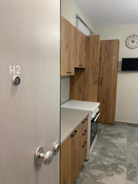 Brand new studios Η1-Η2-Η3, Rezervați  Hoteluri ieftine în Larissa