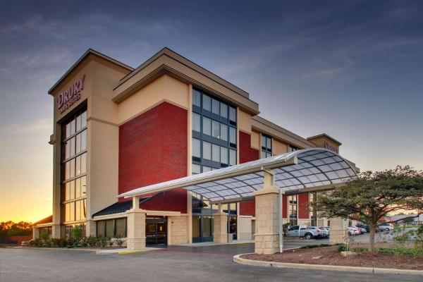 Drury Inn & Suites Evansville East, Rezervați Hotel Evansville Indiana