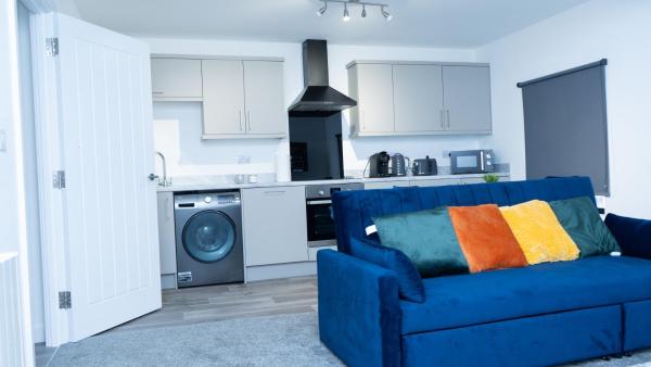 1BR Sleeps 4, 3 mins from City centre & Local Gems, Rezervați  Hoteluri în Leicestershire cu parcare, Parcare