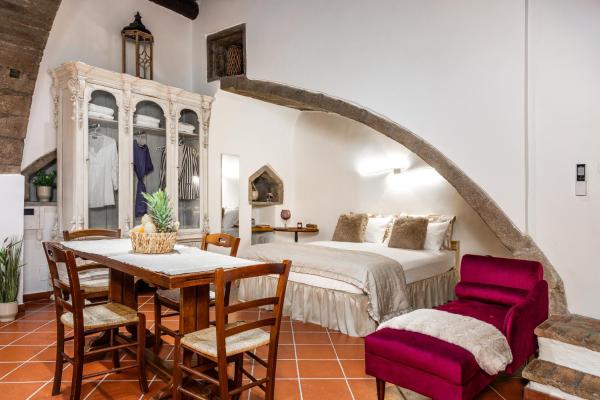 Angoletto Medioevale, Rezervați  Hoteluri în Lazio cu parcare, Parcare