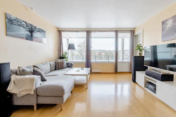 Calm and tidy room in apartment, 14min train ride to city center, Rezervați  Høybråten Oslo County