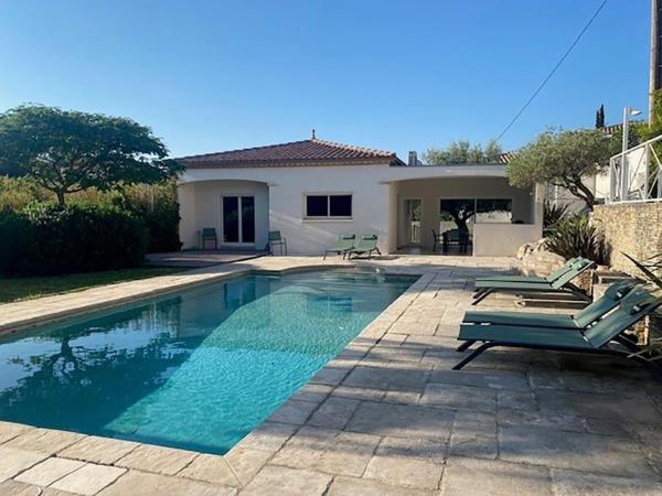 Villa de Pullis, Rezervați  Poulx Languedoc-Roussillon