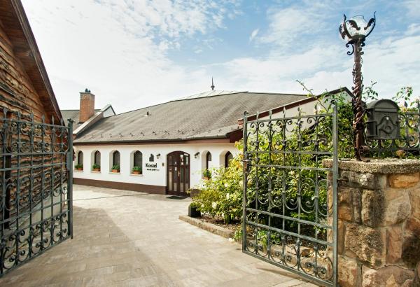 Pilisi Borház-Étterem & Panzió, Rezervați Pensiune Hoteluri ieftine în Central Transdanubia