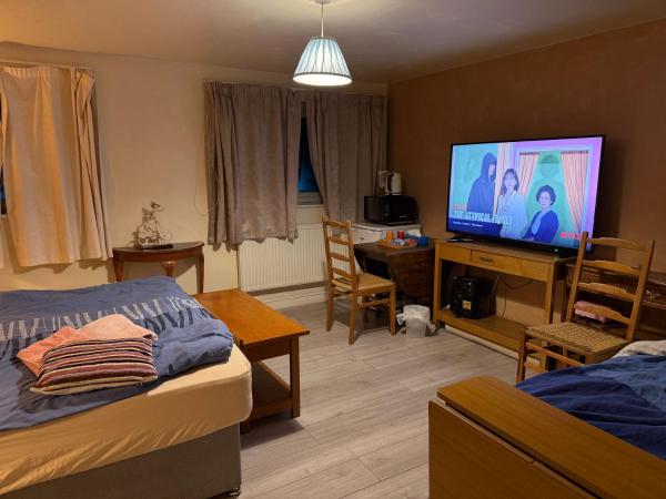 BFamily-Jacks Court, Rezervați  Stalybridge Zona metropolitană Manchester