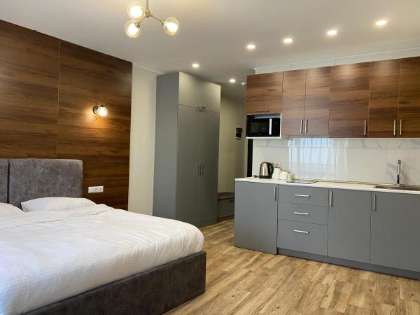 BI Residence, Rezervați  Hoteluri în Ajara cu piscină, Piscină
