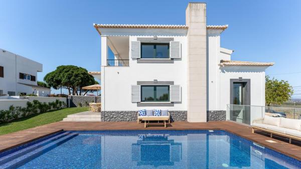 Villa Maya Luxurious House With Pool by LovelyStay, Rezervați  Hoteluri în Albufeira cu piscină, Piscină