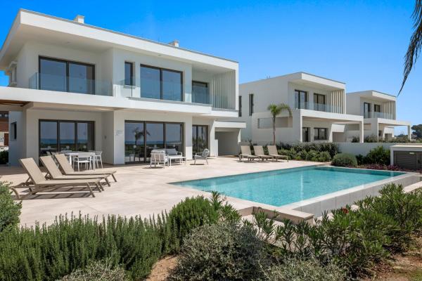 Serenity Waves Villa 6, Rezervați  Sophtadhes Larnaca