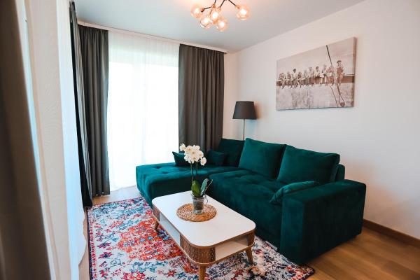 Home Stay Juniper, Rezervați Hotel Hoteluri în Zemgale cu parcare, Parcare
