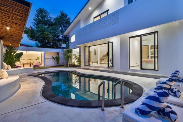 Great Value 2 Bed Villa, Sleeps 4, Fast Wifi, Rezervați  Bingin Beach Bali