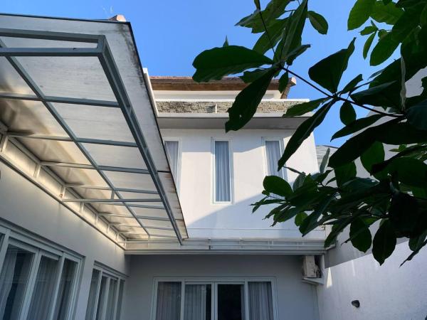 Friends Uluwatu Villa, Rezervați  Hoteluri ieftine în Bali