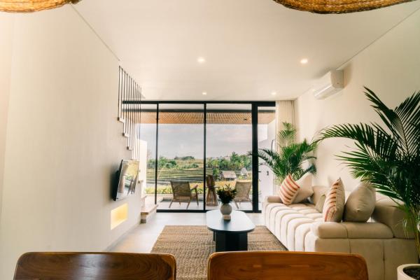 The Menuai Bali Villas Canggu, Rezervați Hotel Hoteluri în Bali cu parcare, Parcare