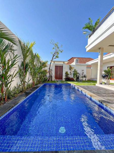 Canggu\s Hottest Spot - Brand New Villa with Rooftop Views 2BRs and PS5, Rezervați  Hoteluri în Badung cu piscină, Piscină