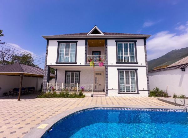 White vip Villa, Rezervați  Hoteluri în Küsnǝt cu piscină, Piscină