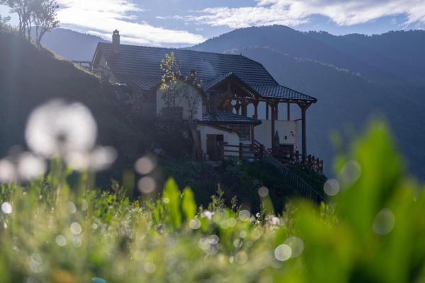 Alpin Zeneli Chalet, Rezervați Cabana Çerem Kukës County