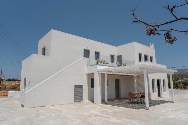 Villa Anastasio, Rezervați  Kampos Paros
