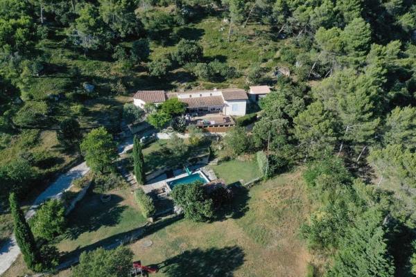 Villa au calme dans le Luberon avec piscine, Rezervați  Cheval-Blanc Luberon