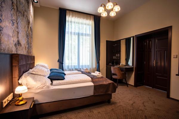 Vöröskő Villa- ALELNÖKI szauna és jakuzzi használattal, Rezervați  Balatonalmádi Veszprem
