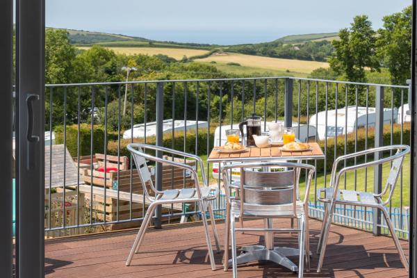 Cornish Coasts Holiday Park, Rezervați  Bude Cornwall