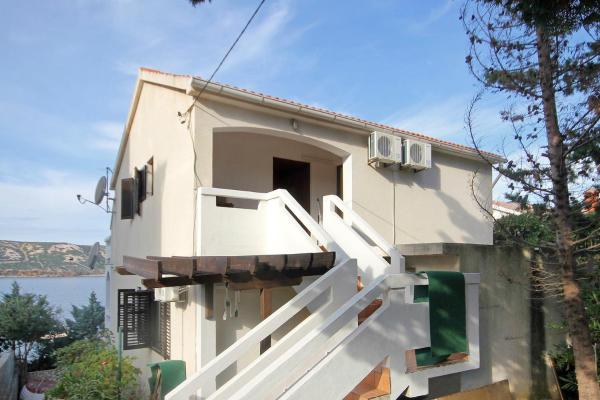 Apartments by the sea Stara Novalja, Pag - 9347, Rezervați Apartament Hoteluri în Kvarner cu parcare, Parcare